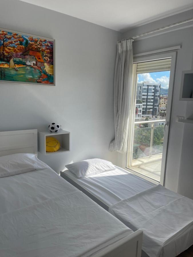 Anna'S Apartment 2 تيرانا المظهر الخارجي الصورة